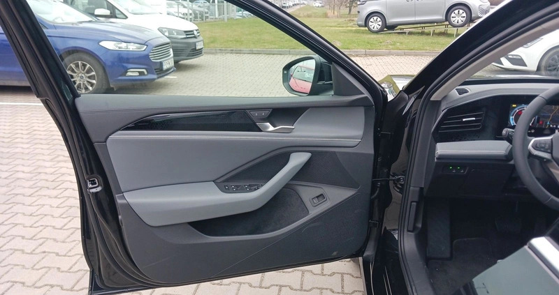 Volkswagen Passat cena 198200 przebieg: 10, rok produkcji 2024 z Wadowice małe 667